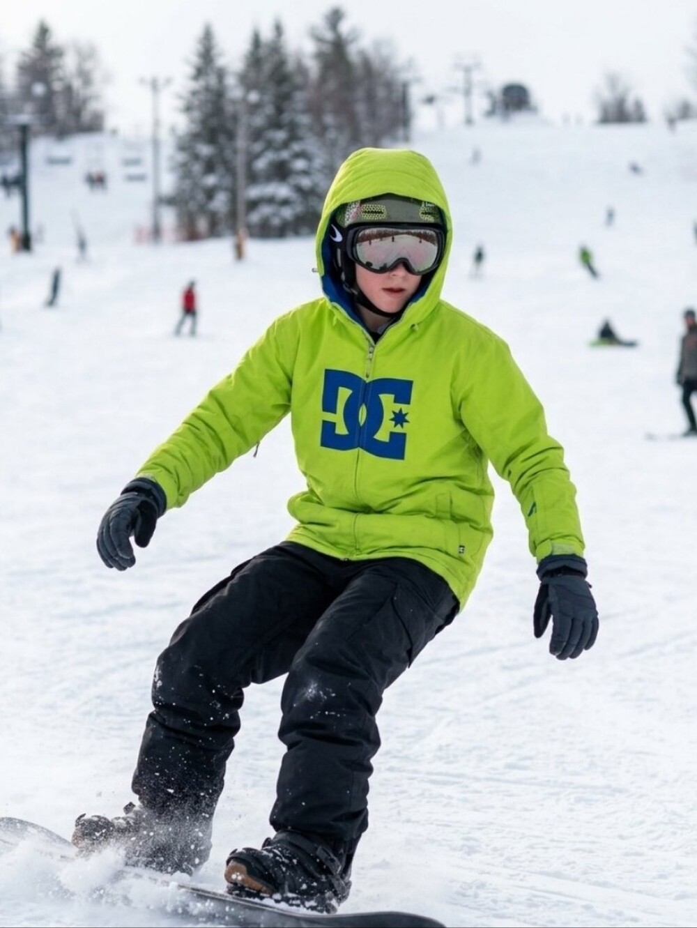 New DC Story 10K Spectrum Softshell Snowboarding Jacket Apple Green Boys 14 NWT